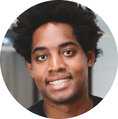 Thomas, le co-fondateur de l'agence créative Oxynum